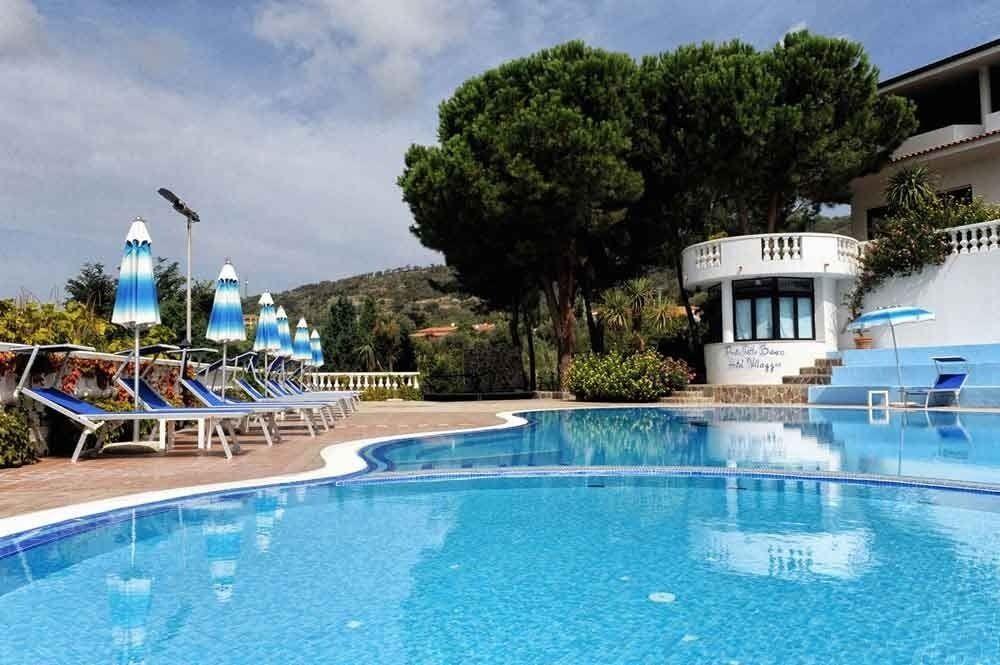 Villaggio Pineta Petto Bianco กาโปวาติกาโน ภายนอก รูปภาพ