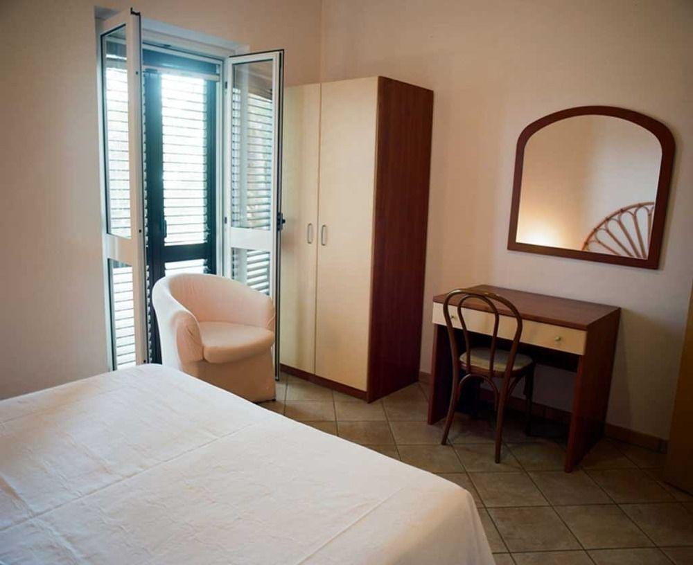 Villaggio Pineta Petto Bianco กาโปวาติกาโน ภายนอก รูปภาพ